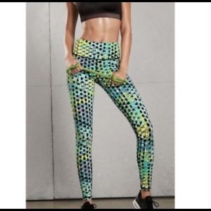 Victoria Sport Knockout Leggings - XS